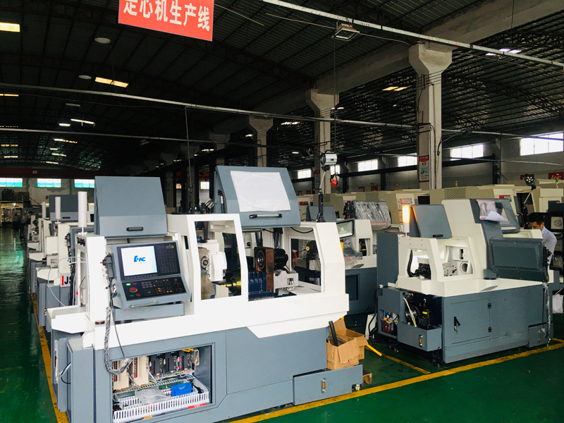中山捷程批量配置db真人旗舰HNC-808D系统的精密走心机车间.JPG