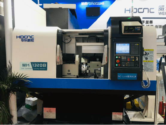 威海华东配置db真人旗舰HNC-808D系统的磨床.png